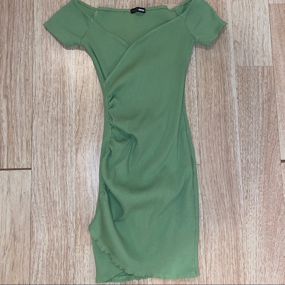 Bodycon Ruched Green Mini Dress - Picture 2 of 3